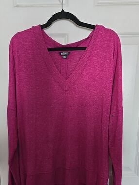 Buffalo David Bitton Fuchsia V-Neck Lightweight Knit Top